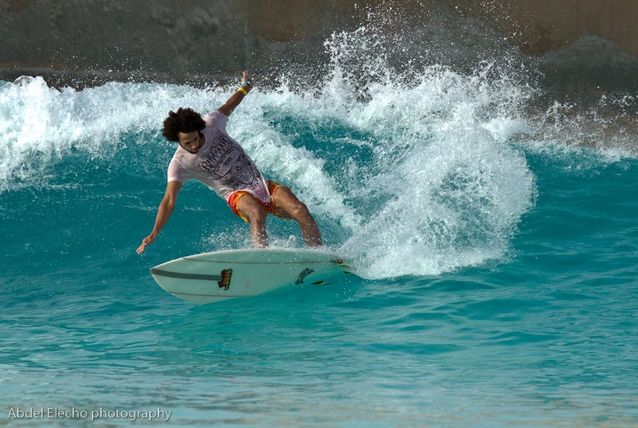 7_+Emirati+surfer